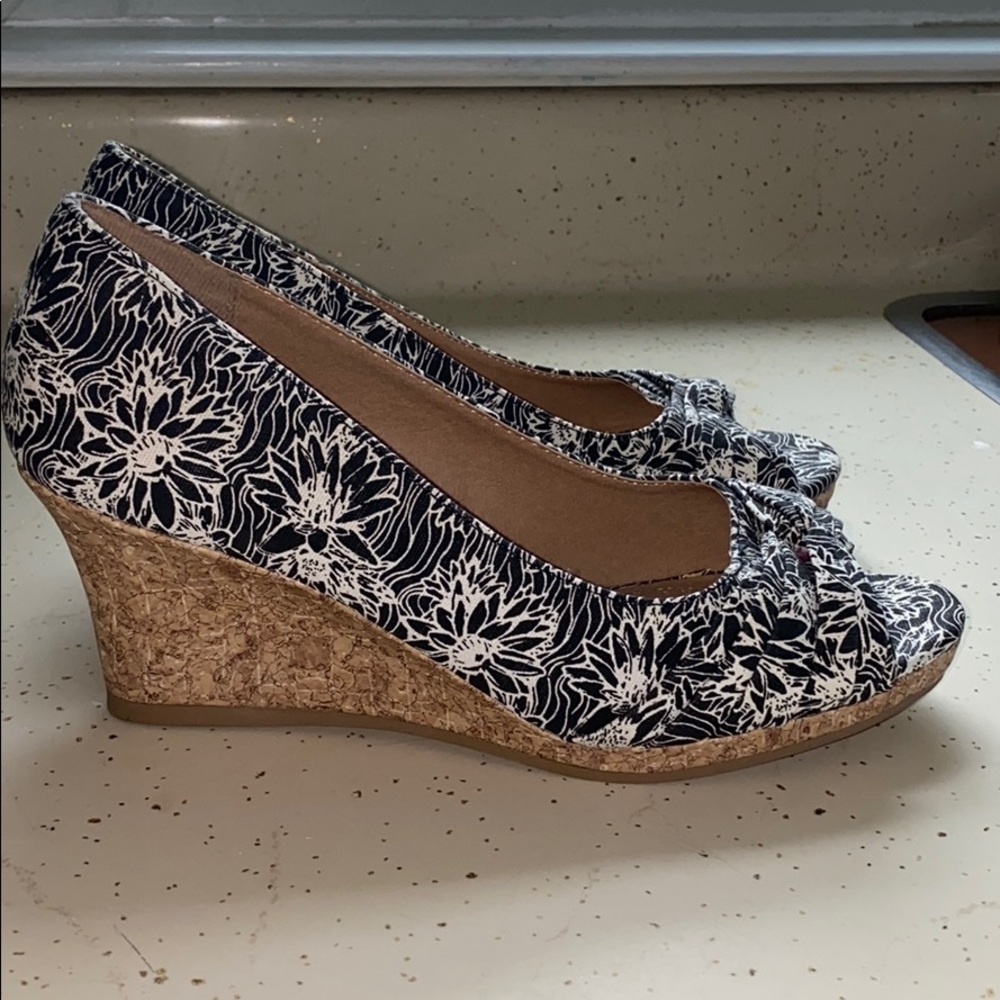 Floral Wedges!